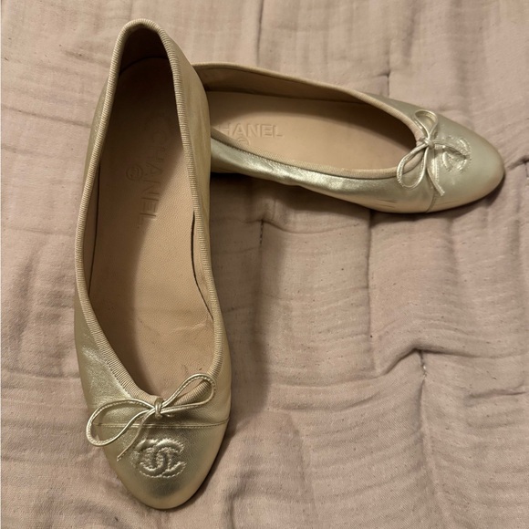 Chanel Gold Ballet Flats - Picture 2 of 5